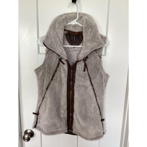 Kuhl Women's Flight Fuzzy Sherpa Full Zip Hooded Jacket Vest tan Size Medium - Picture 3 of 12